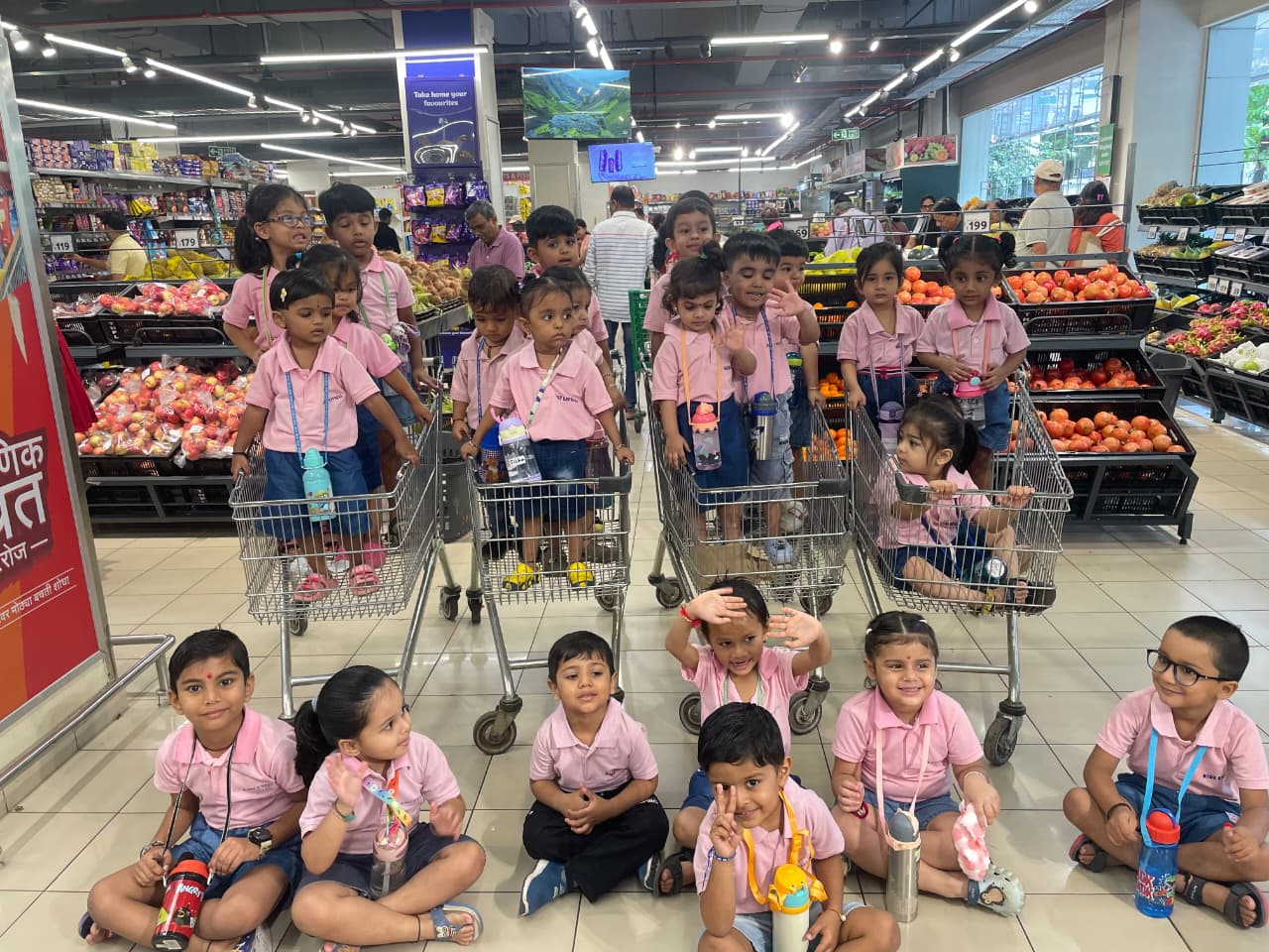 Preschoolers on an experiential learning field trip to a supermarket